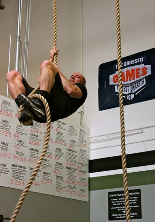 Pat_Rope Climb