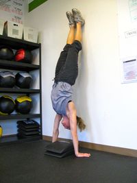 Nan Handstand