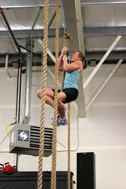 Moe_Rope Climb