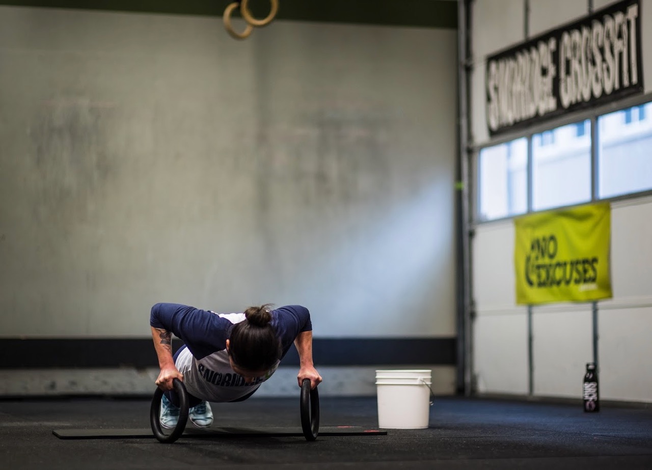 4 Compound Arm Exercises That Will Forge Massive Biceps and Triceps - Men's  Journal