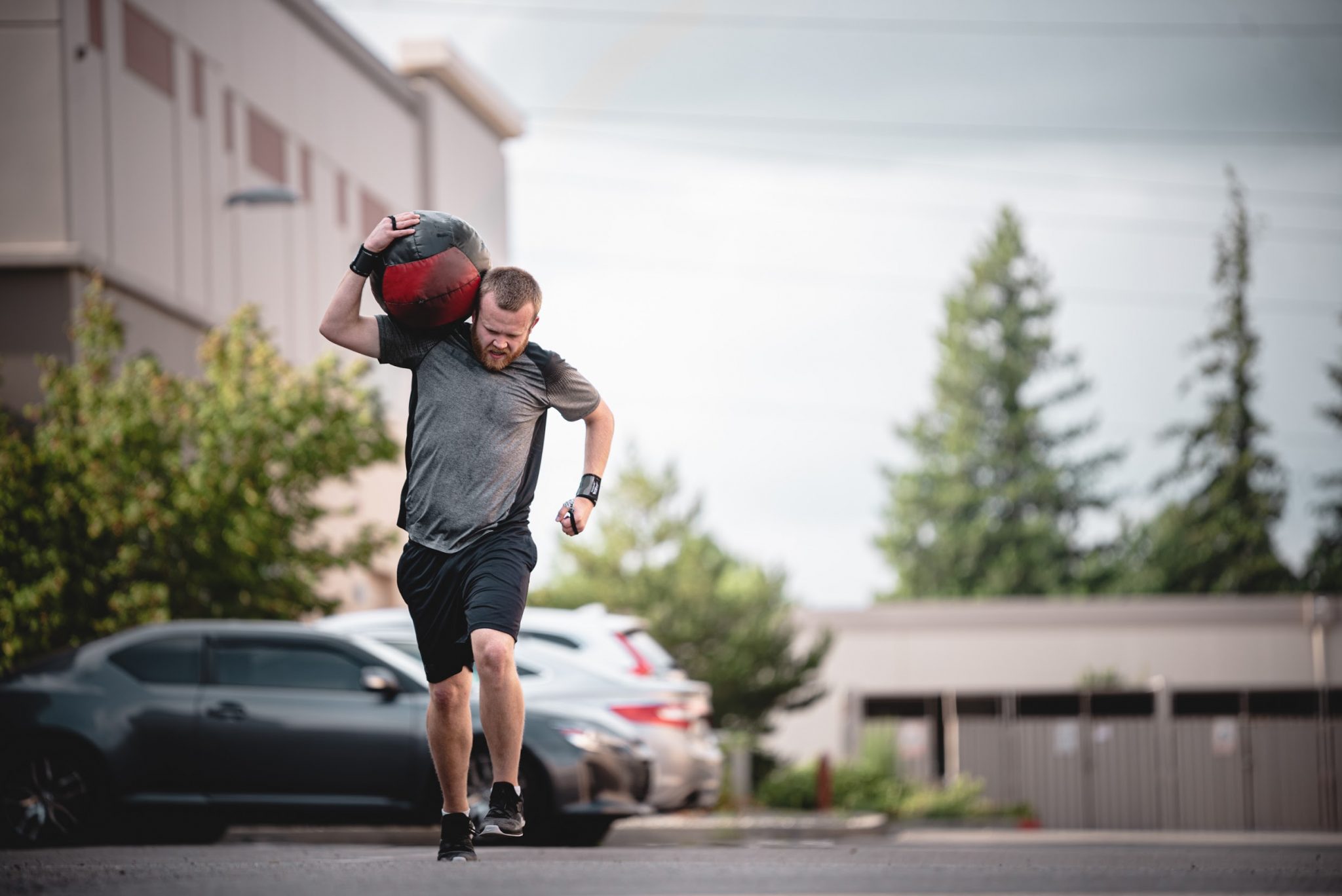 Outdoor WOD 5 RFT Run With Med Ball, Wall Balls and Deadlifts & Home 5 RFT Run, Front Rack