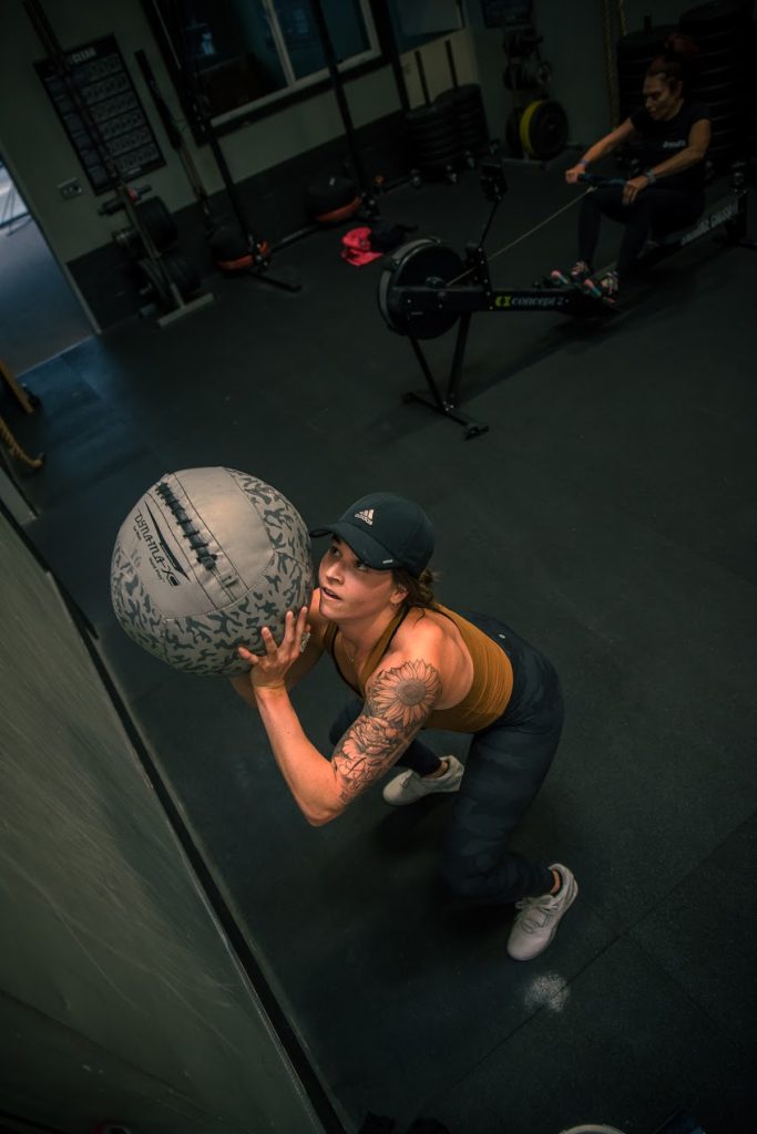 Team WOD AMRAP 15 mins Partner deadlifts, Partner Wall Balls and Run